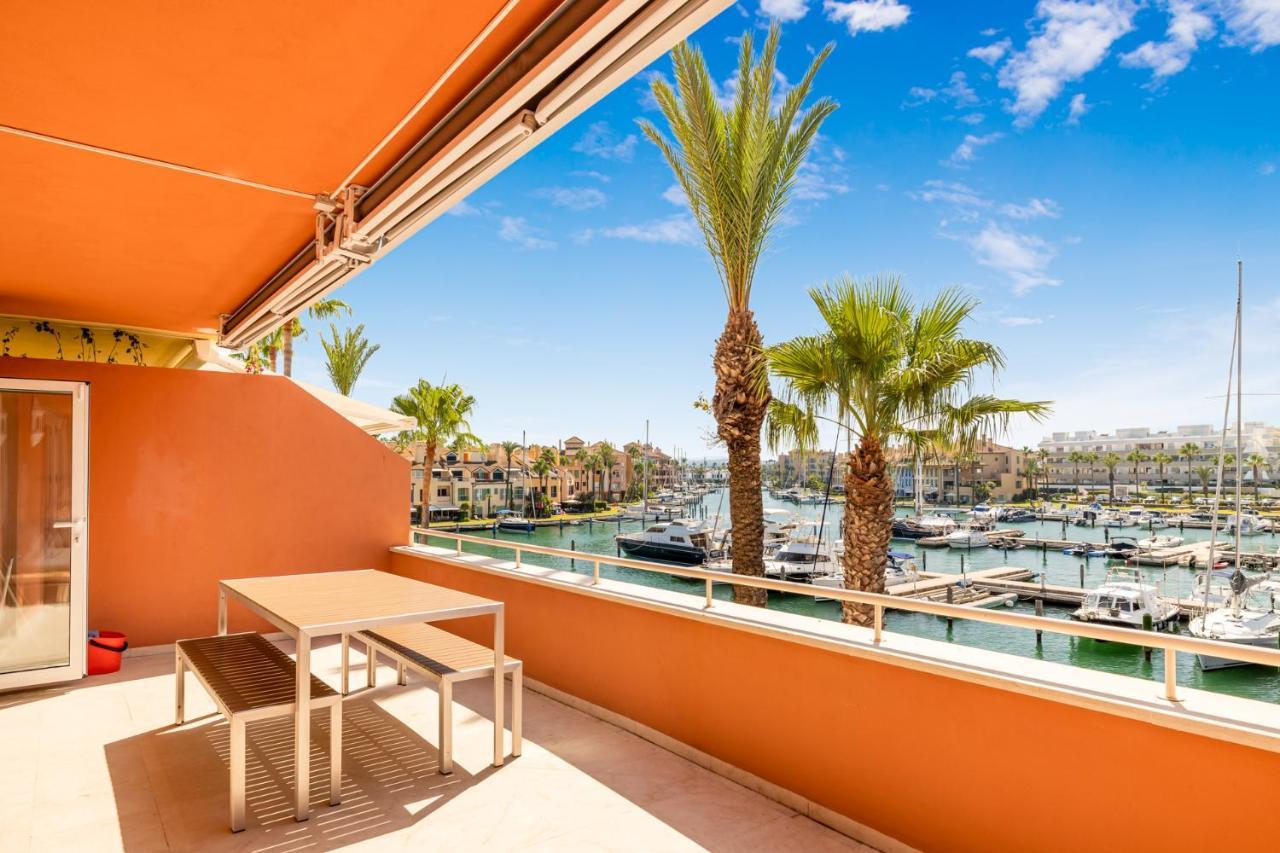 דירות Luxury Penhouse, Sotogrande Marina - Located In An Exclusive Island Of The Marina מראה חיצוני תמונה