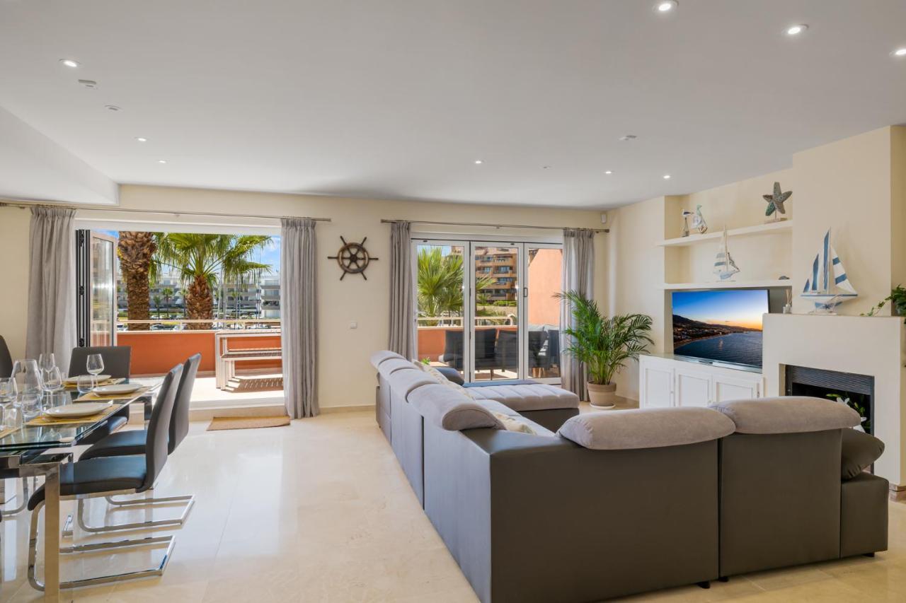 דירות Luxury Penhouse, Sotogrande Marina - Located In An Exclusive Island Of The Marina מראה חיצוני תמונה