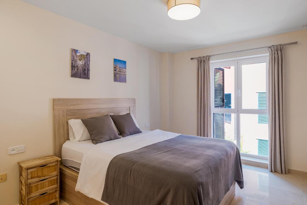 דירות Luxury Penhouse, Sotogrande Marina - Located In An Exclusive Island Of The Marina מראה חיצוני תמונה