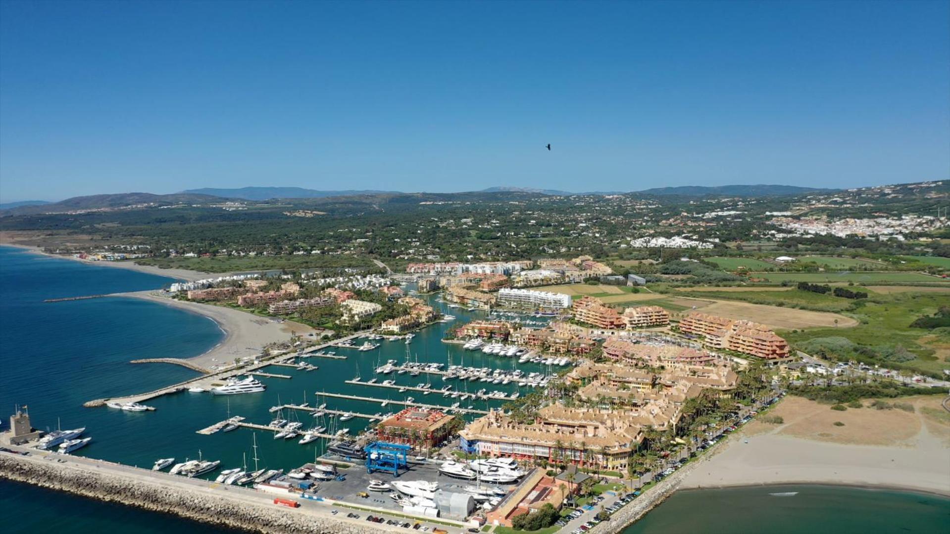 דירות Luxury Penhouse, Sotogrande Marina - Located In An Exclusive Island Of The Marina מראה חיצוני תמונה